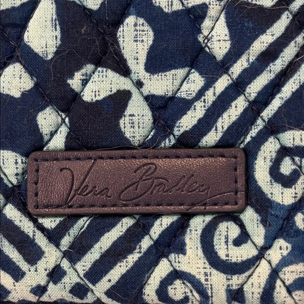 Vera Bradley Navy and Light Blue Quilted Sleeve